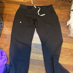 COPY - Women’s figs scrub bottoms, size L